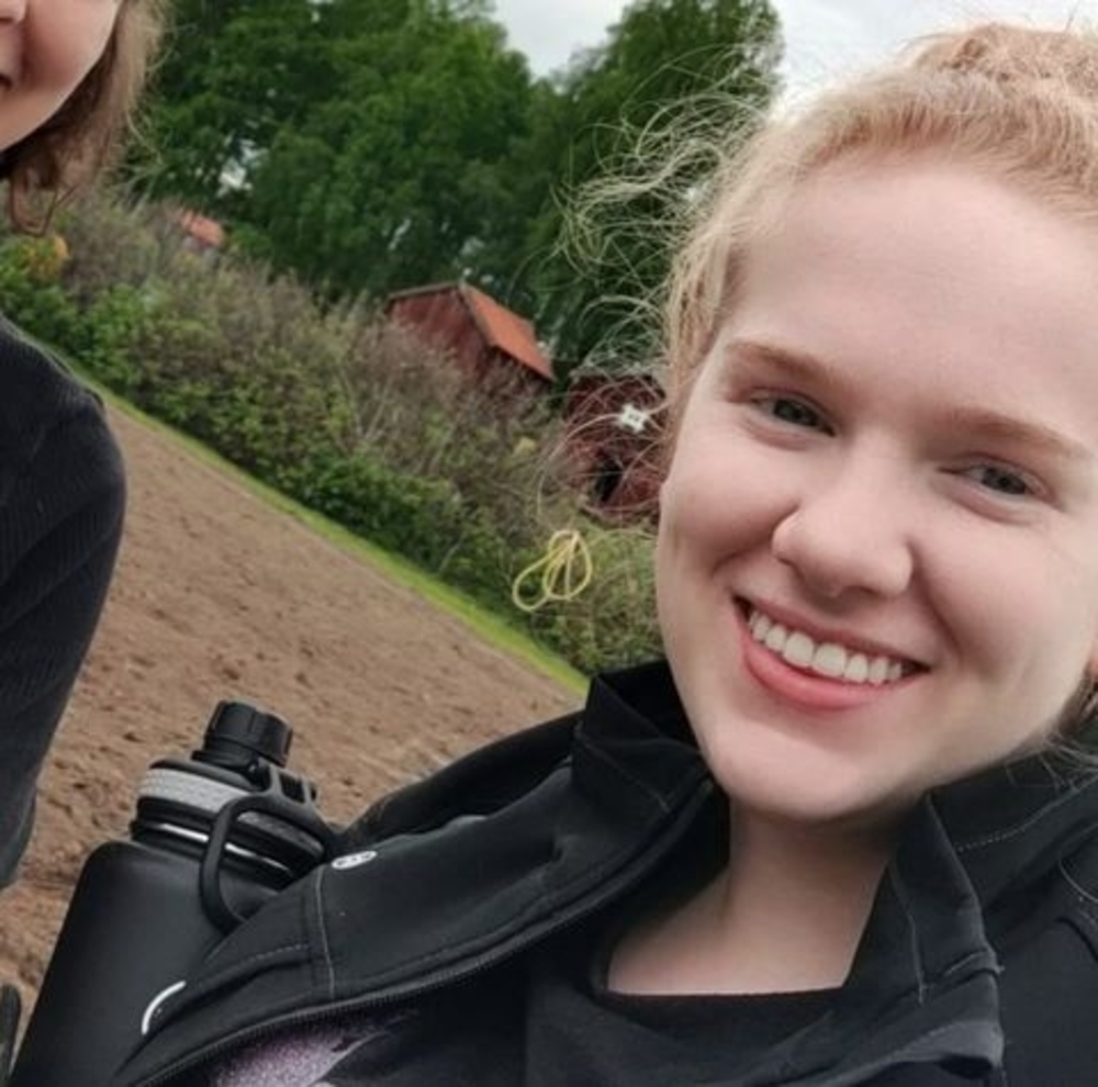 Meet your Posher, Claire